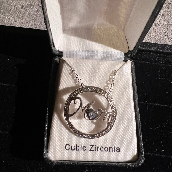 Silver Mom Pendant CZ w/chain - NIB - Picture 2 of 2